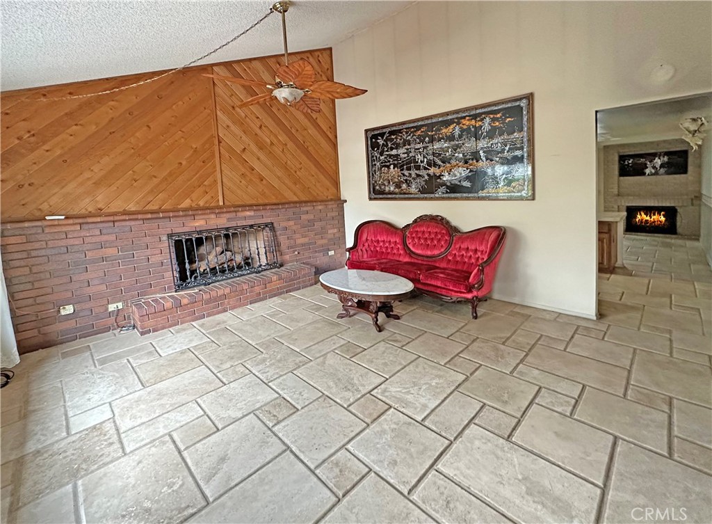 17972 Los Vasos Street