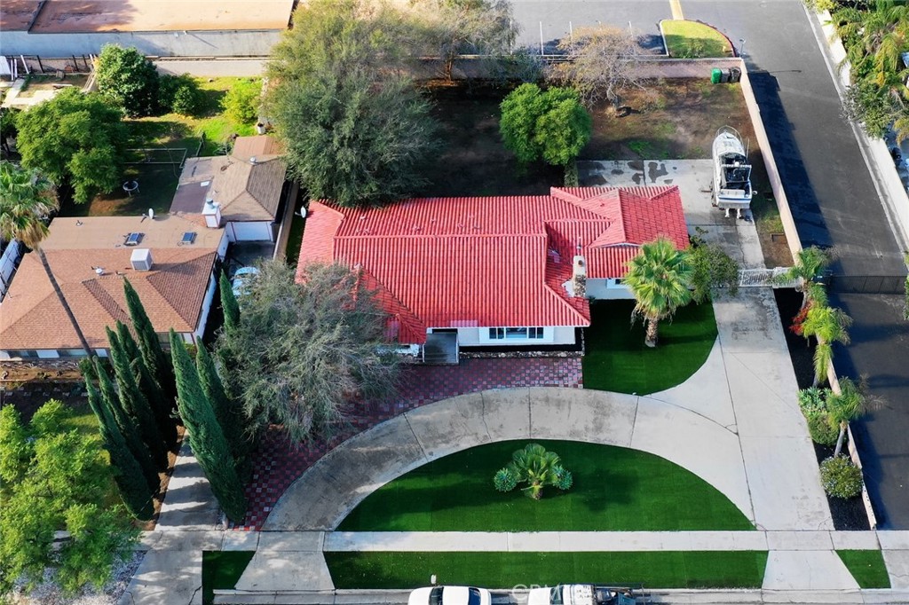 130 N Vicentia Avenue