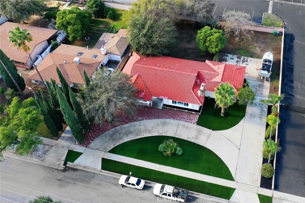 130 N Vicentia Avenue