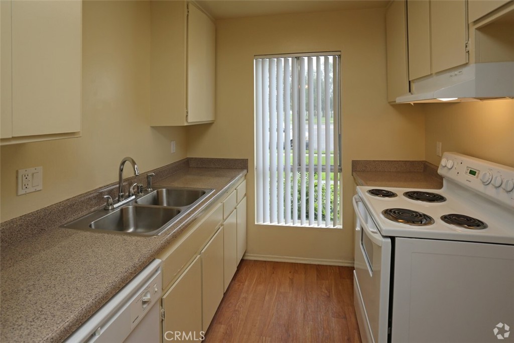 17150 San Mateo Street 12