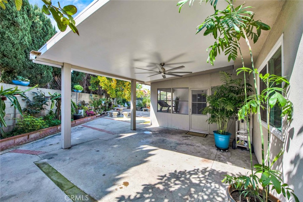 16073 Redwood Street