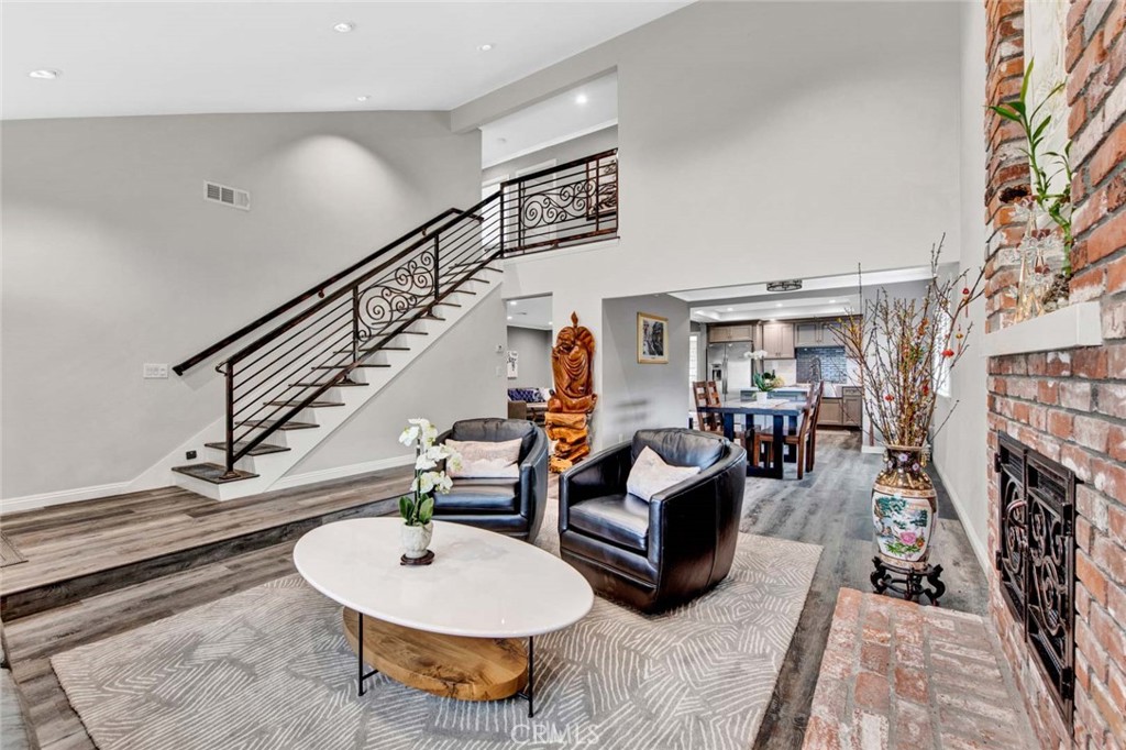 16073 Redwood Street