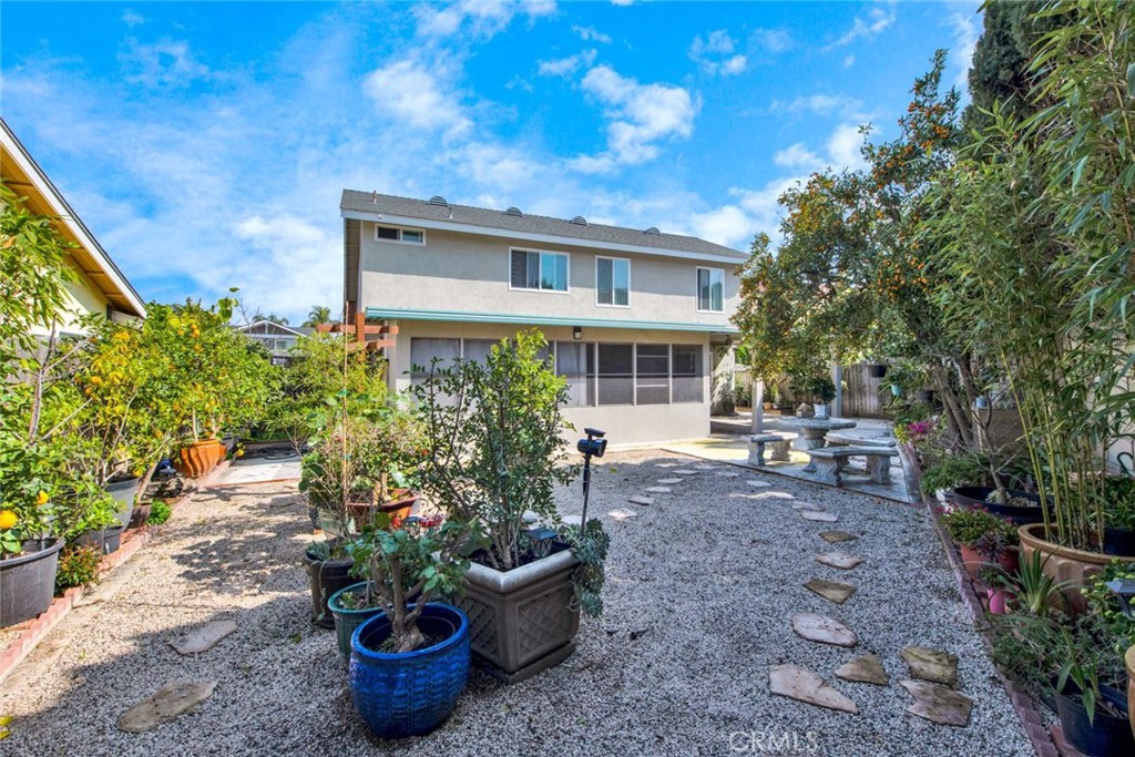 16073 Redwood Street