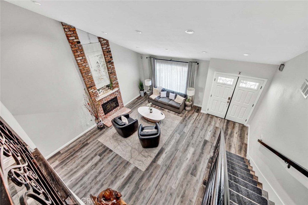 16073 Redwood Street
