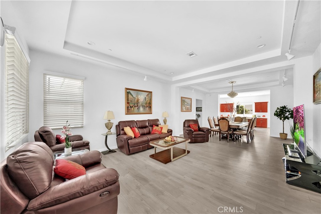 1010 W McFadden Avenue