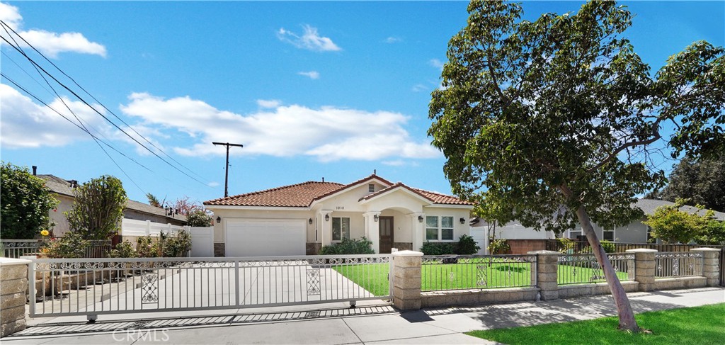 1010 W McFadden Avenue