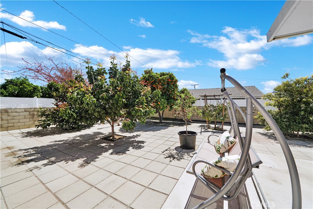 1010 W McFadden Avenue
