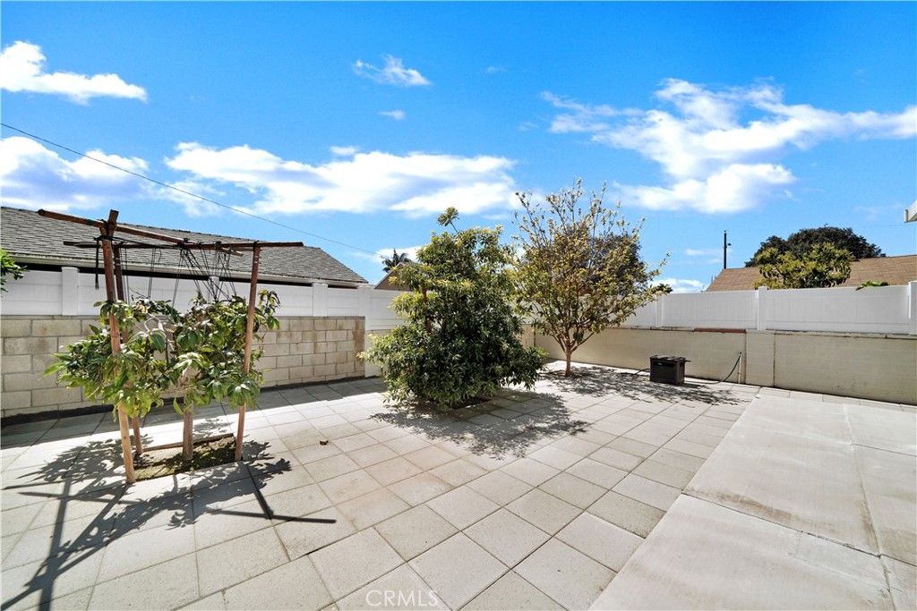 1010 W McFadden Avenue