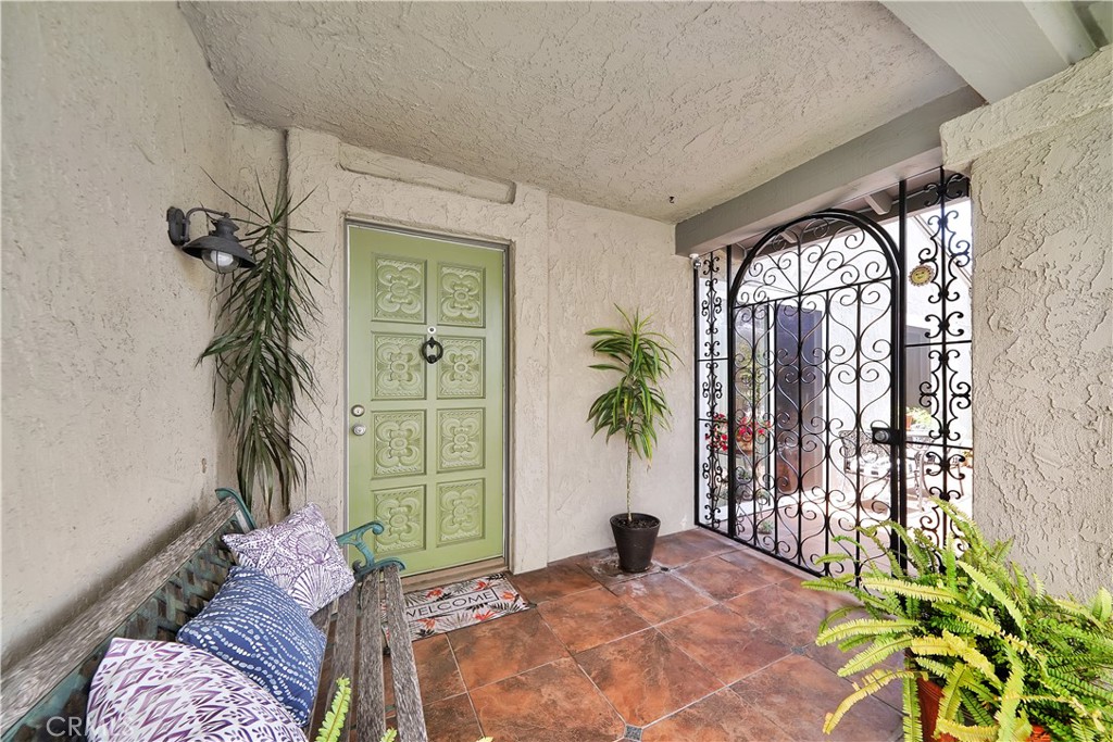 10738 Camino Real