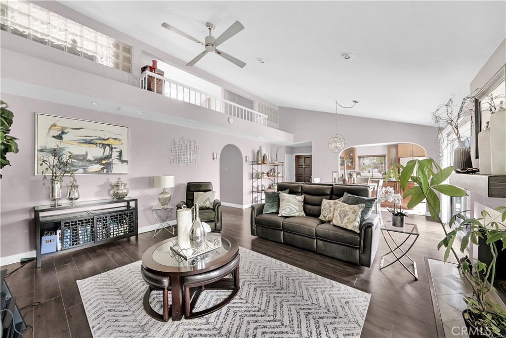 10738 Camino Real