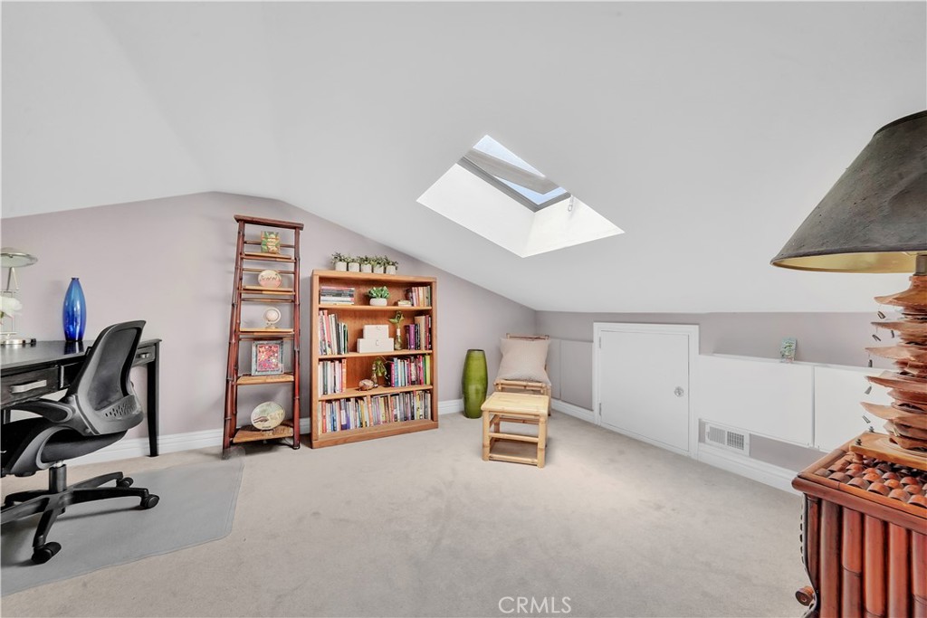 10738 Camino Real