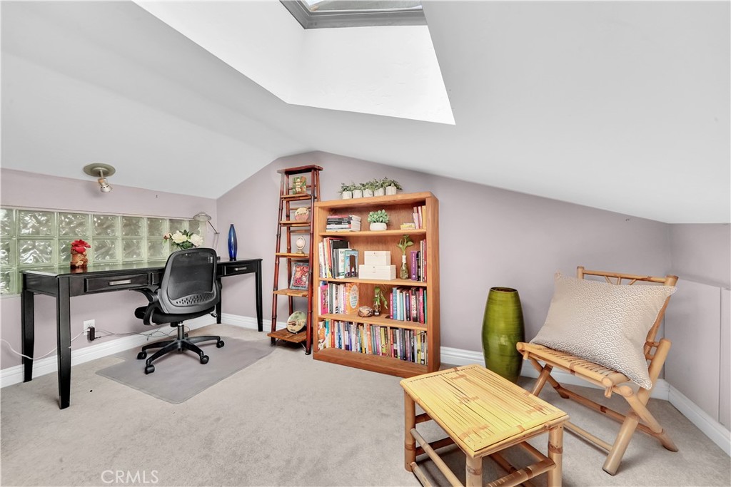 10738 Camino Real