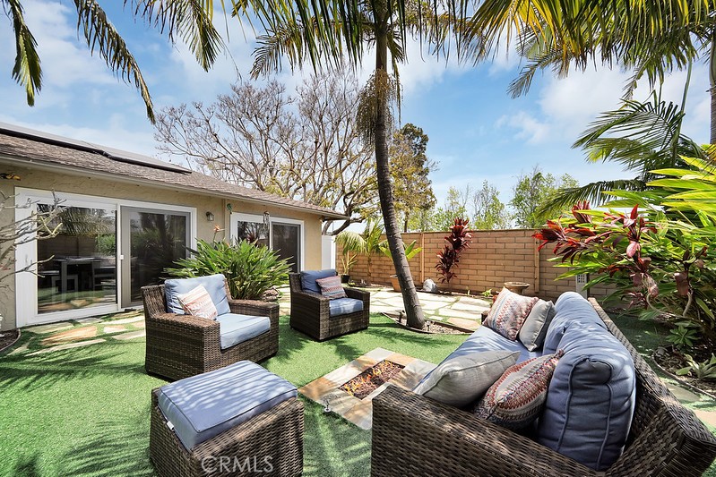 10738 Camino Real