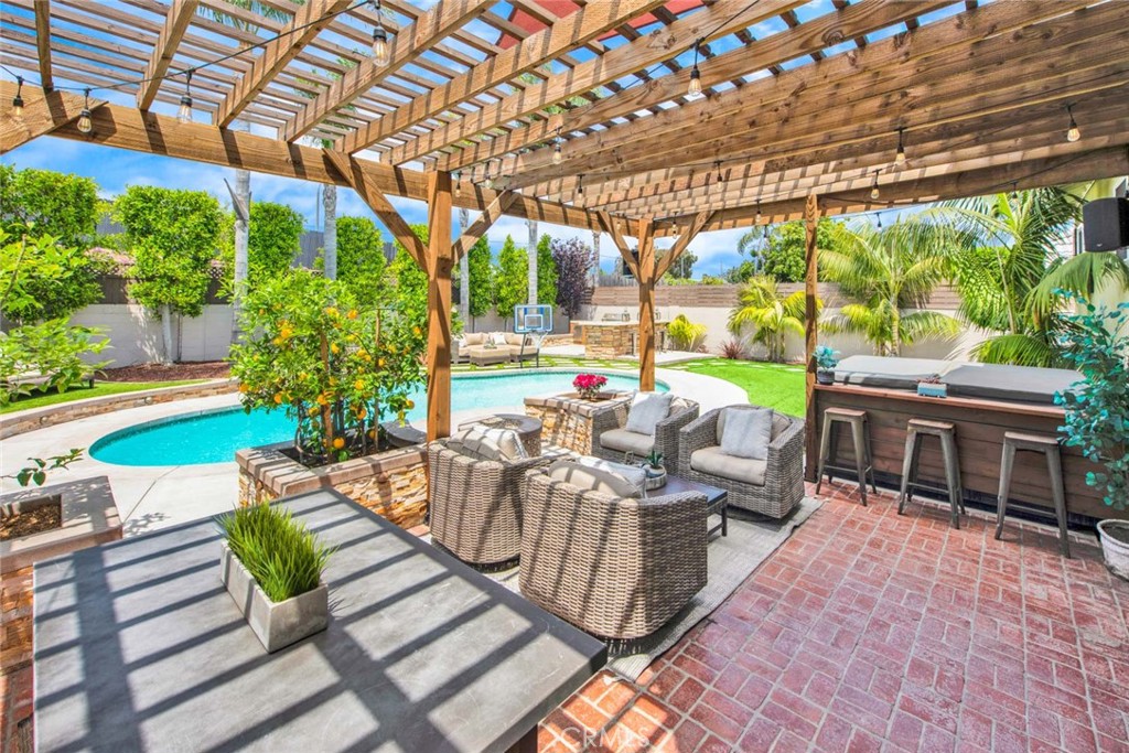 17157 Buttonwood