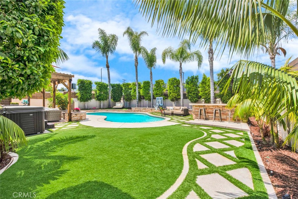 17157 Buttonwood