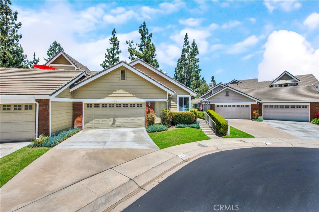 523 S Westford Street