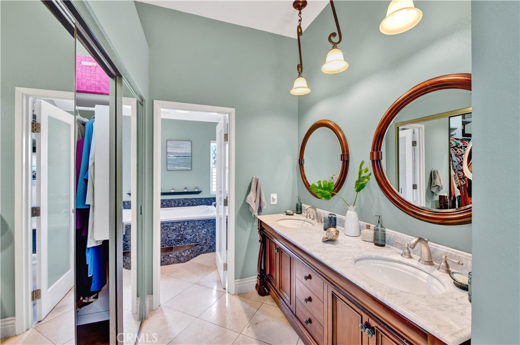 523 S Westford Street