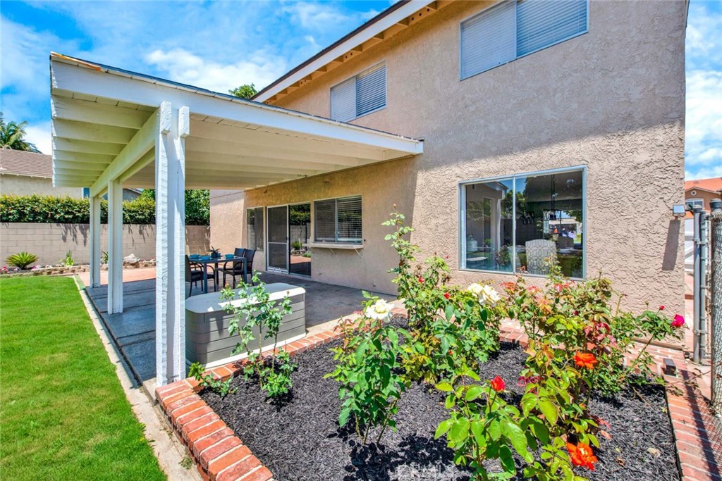 8840 Mockingbird Circle
