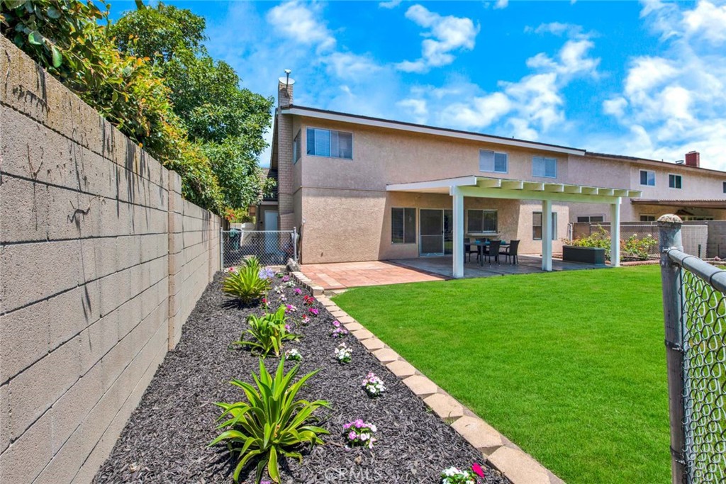 8840 Mockingbird Circle
