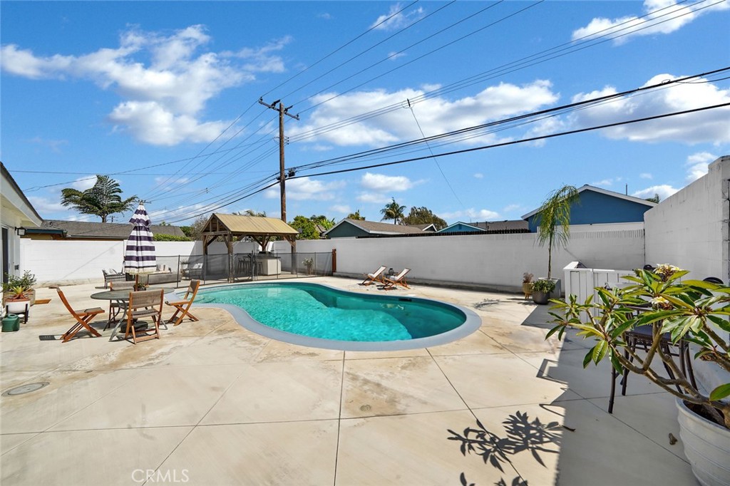 5332 Caliente Drive