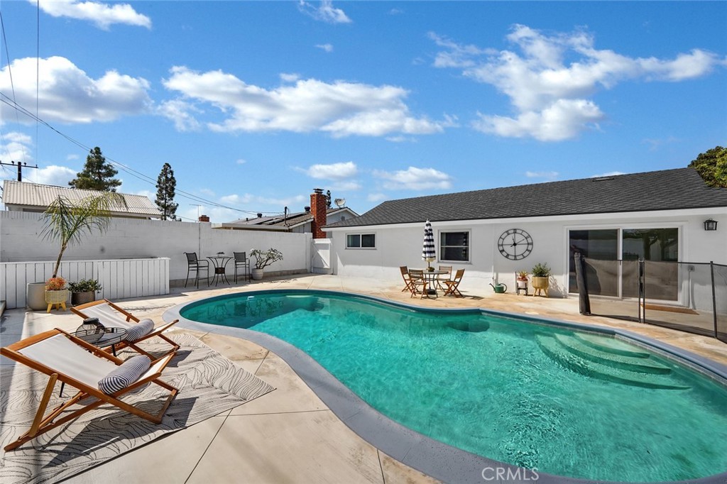 5332 Caliente Drive