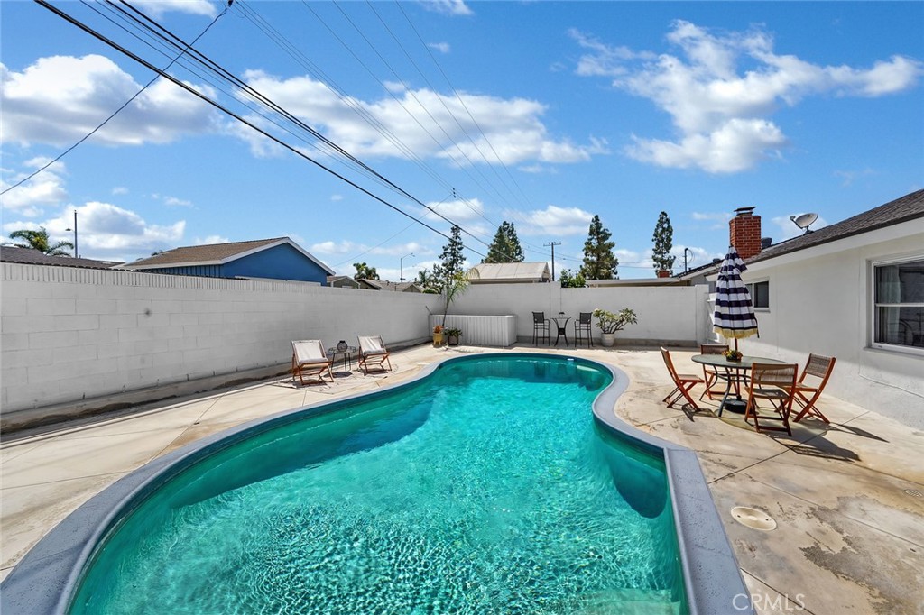 5332 Caliente Drive