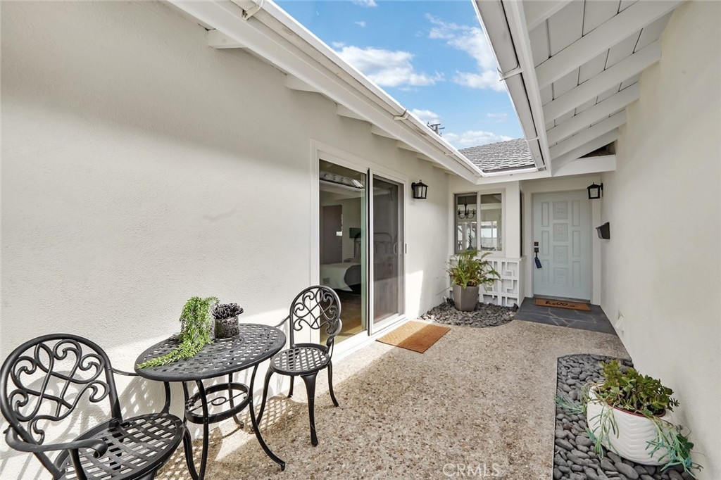 5332 Caliente Drive