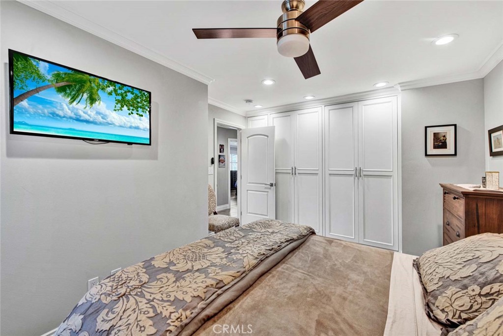 8881 Sailport Drive