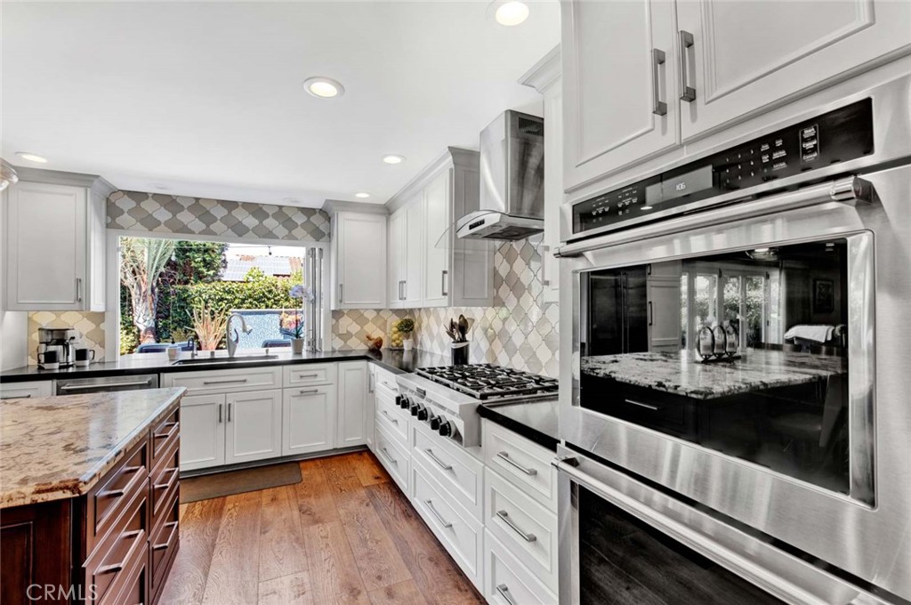 8881 Sailport Drive