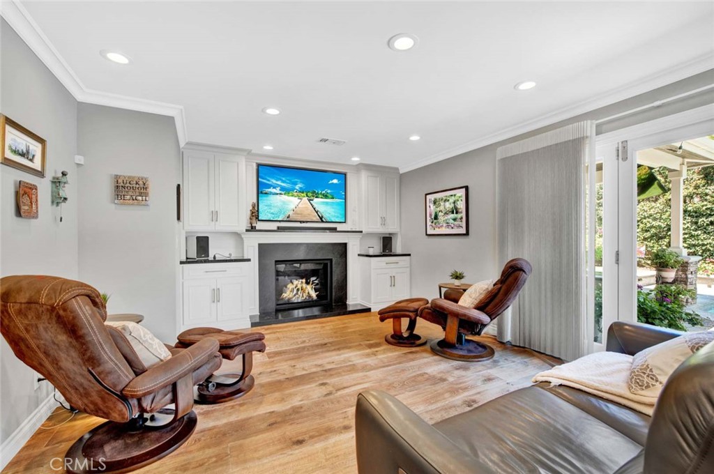 8881 Sailport Drive