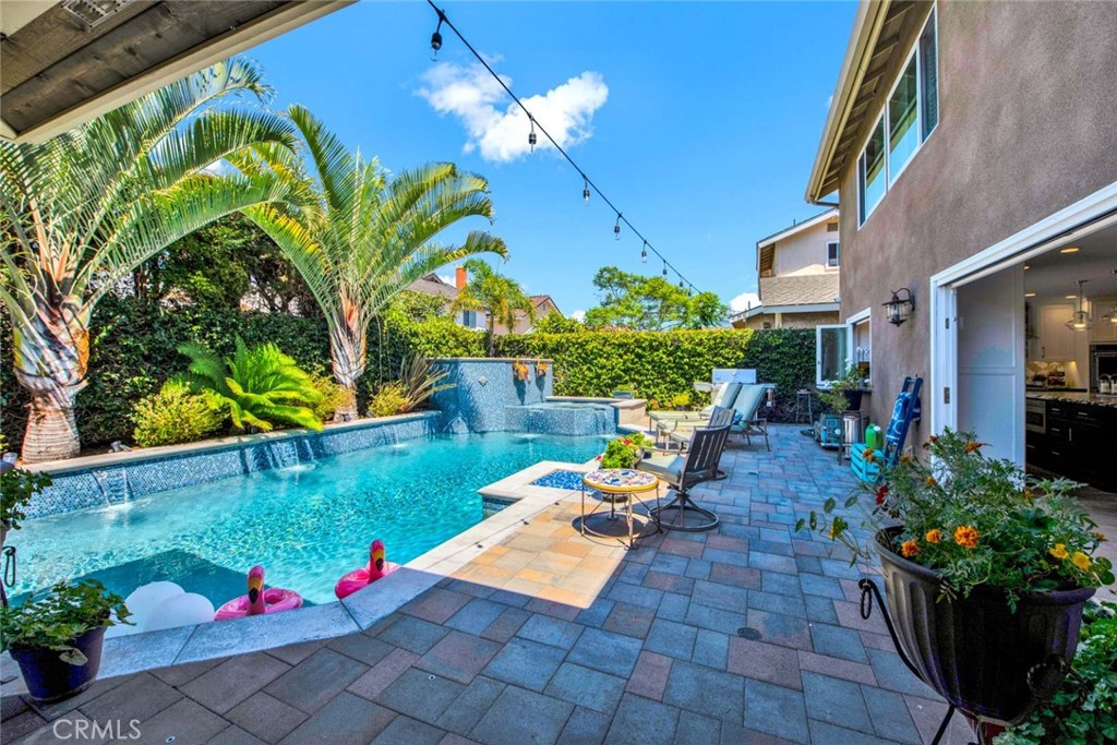 8881 Sailport Drive