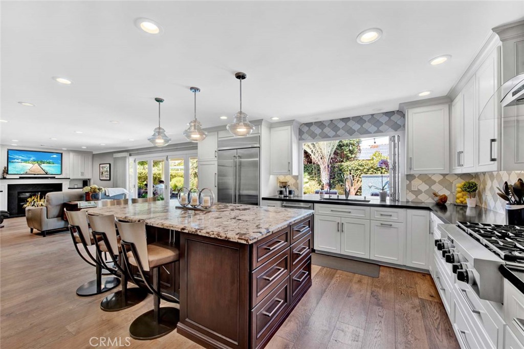 8881 Sailport Drive