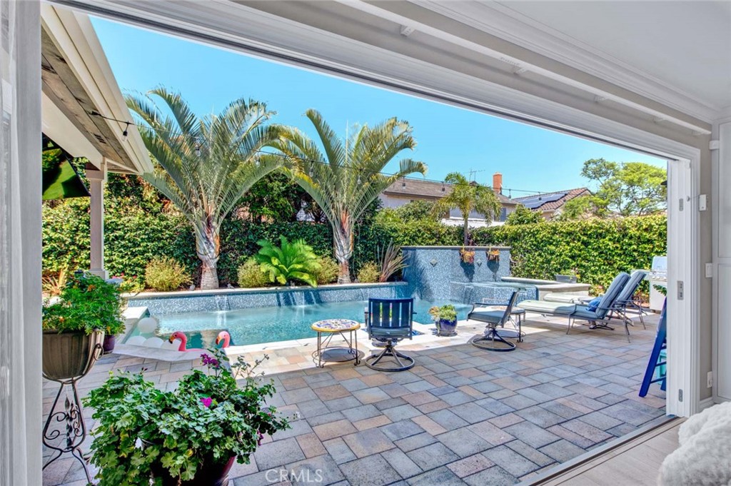8881 Sailport Drive