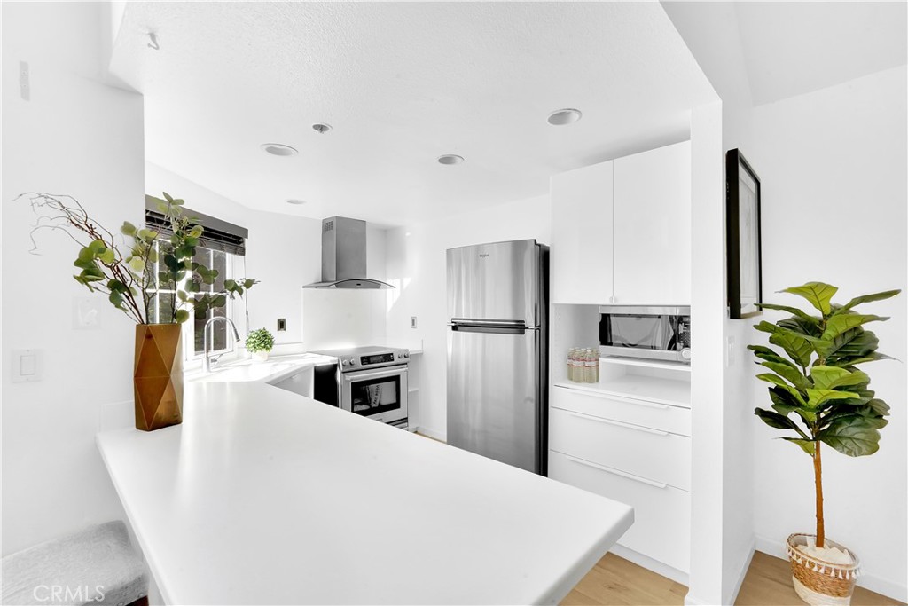 12555 Euclid Street 110