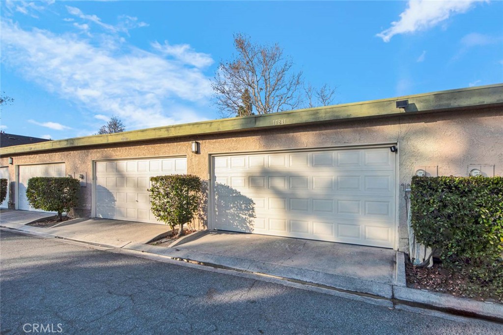 10841 Poly Court