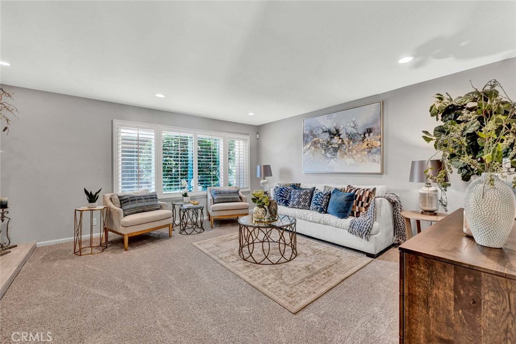 101 W Riverdale Avenue 8
