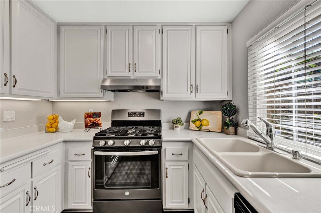 101 W Riverdale Avenue 8