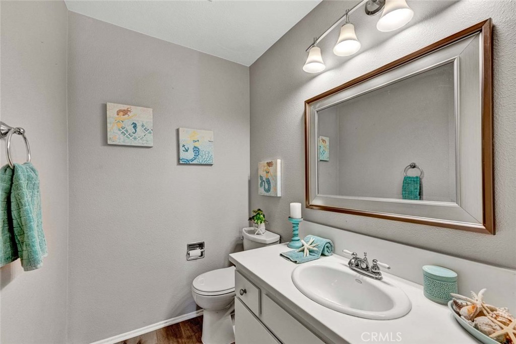 101 W Riverdale Avenue 8