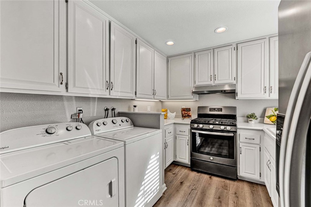 101 W Riverdale Avenue 8