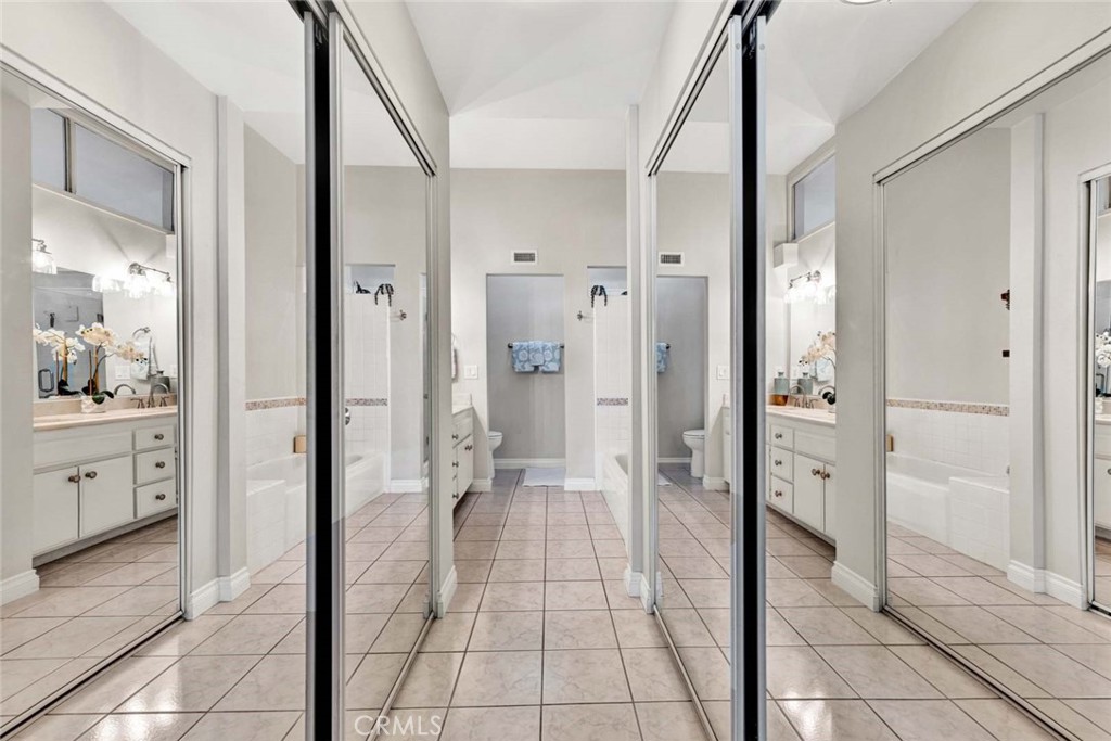789 Grayling Bay