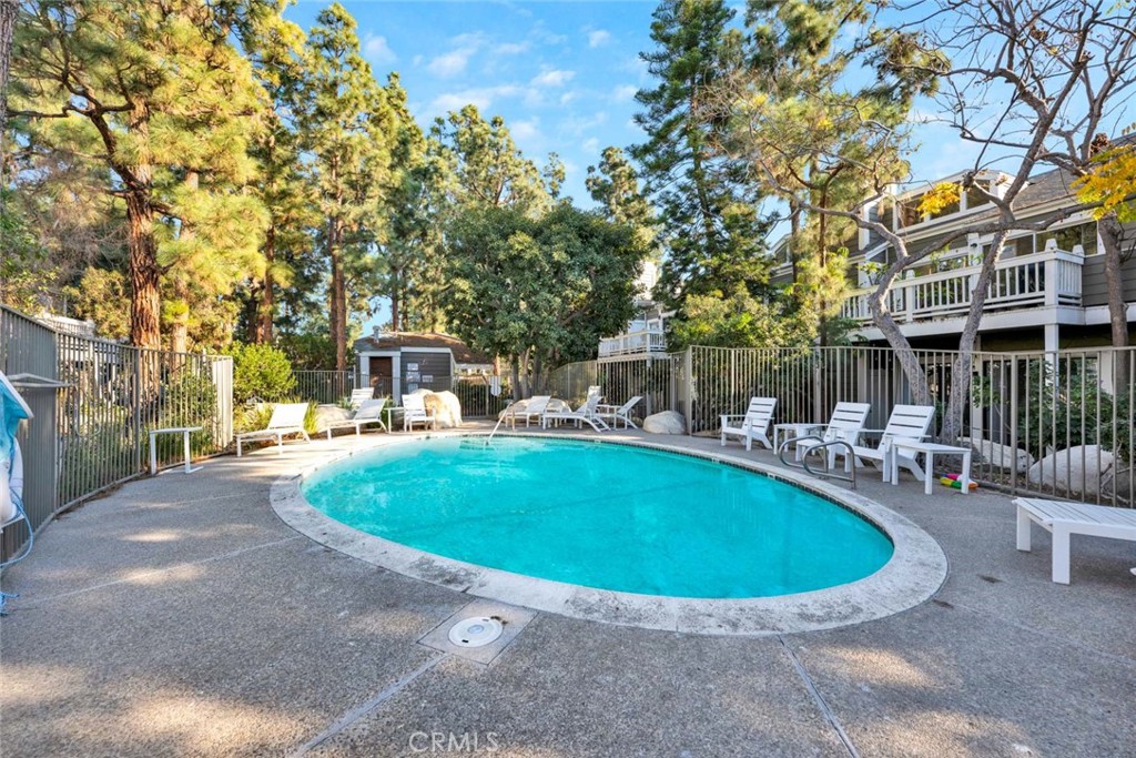 789 Grayling Bay