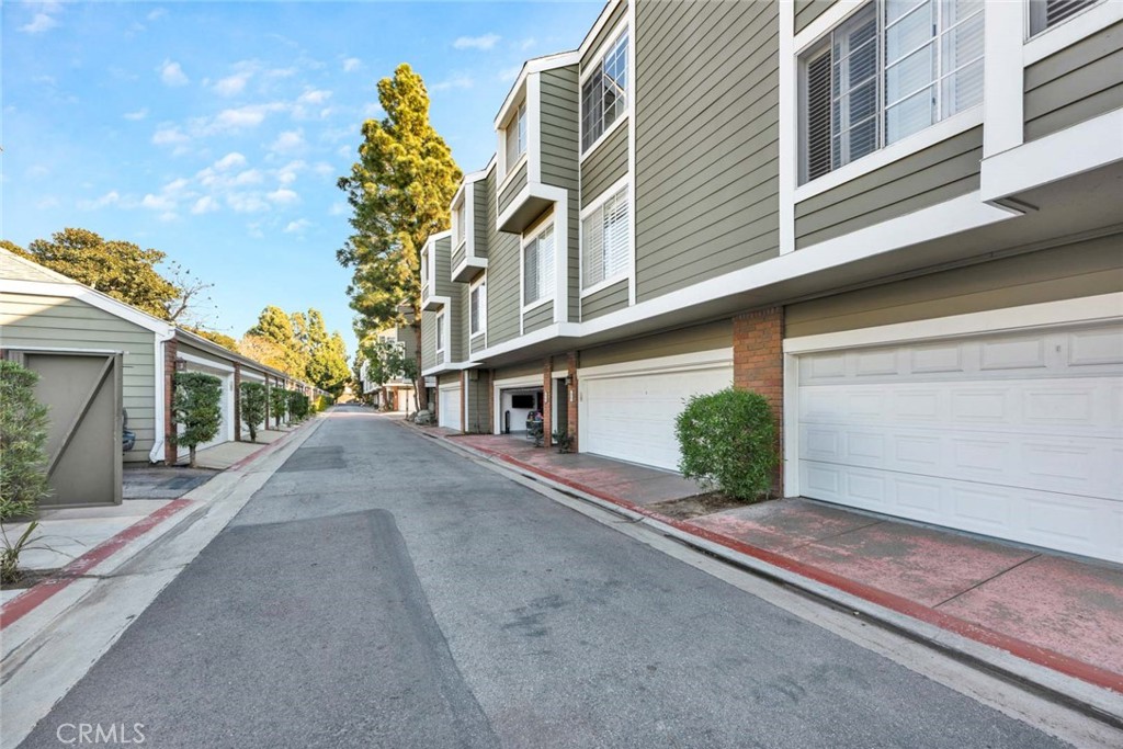789 Grayling Bay