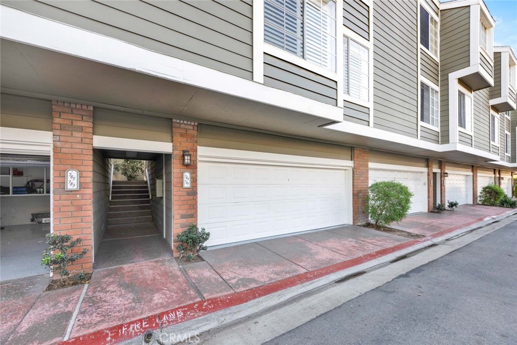 789 Grayling Bay