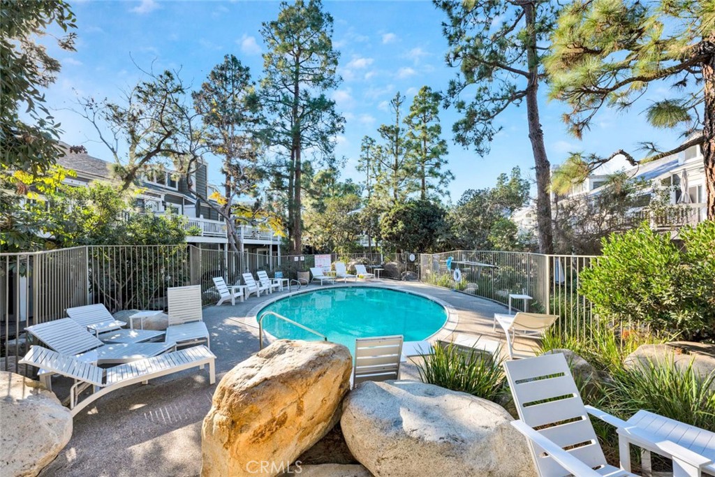 789 Grayling Bay
