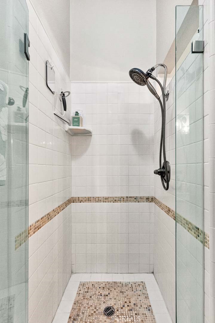 789 Grayling Bay
