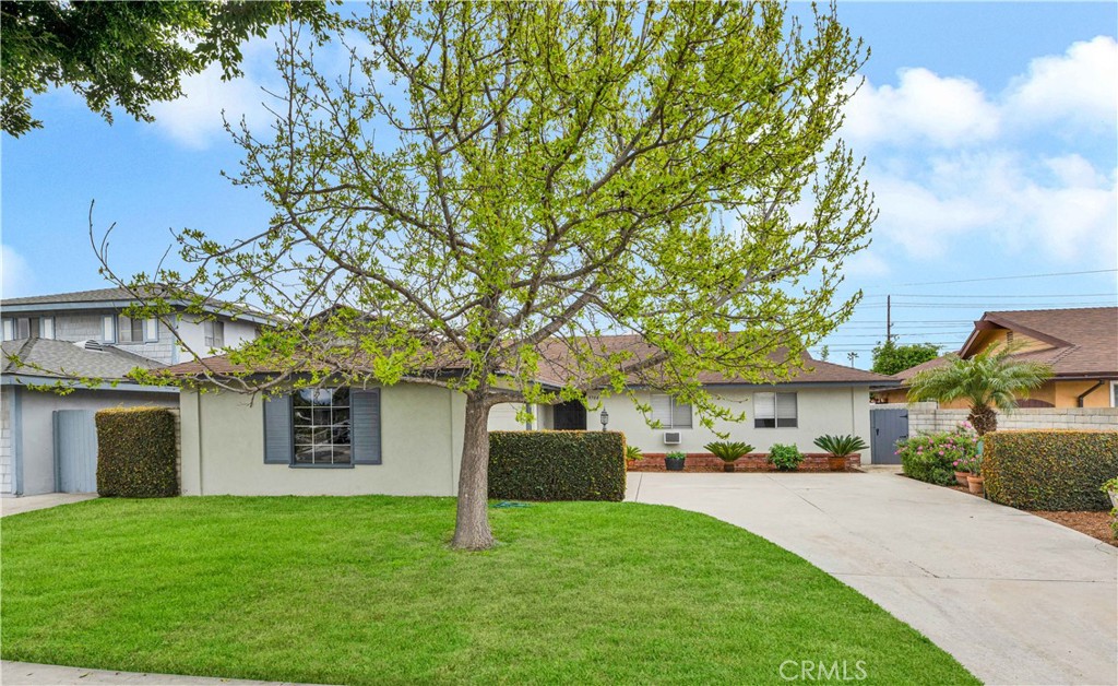 9704 Lark Circle