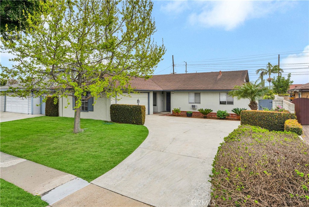 9704 Lark Circle