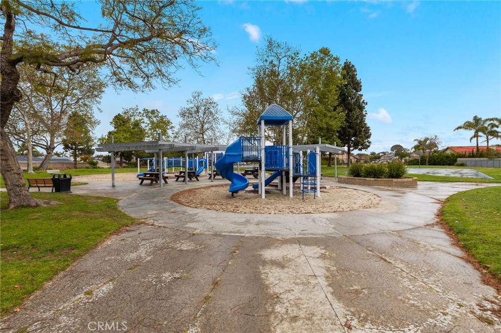 10485 Teal Circle