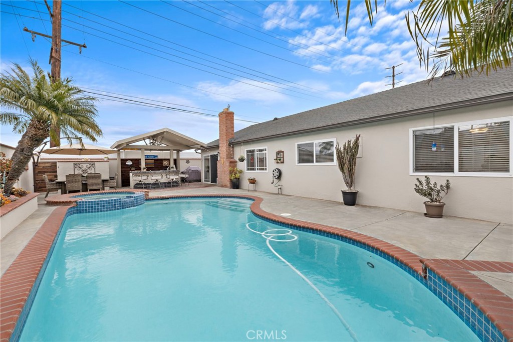 10485 Teal Circle