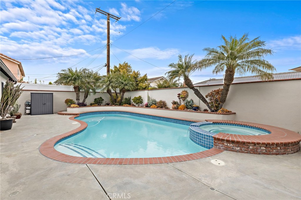 10485 Teal Circle